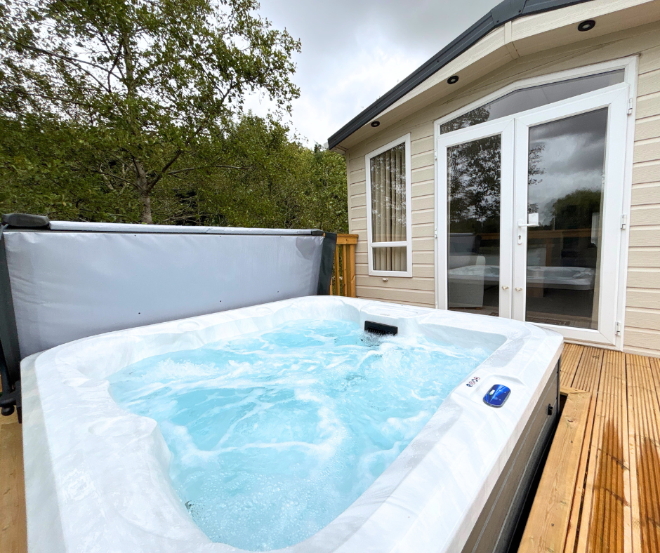 lodges with hot tubs lincolnshire